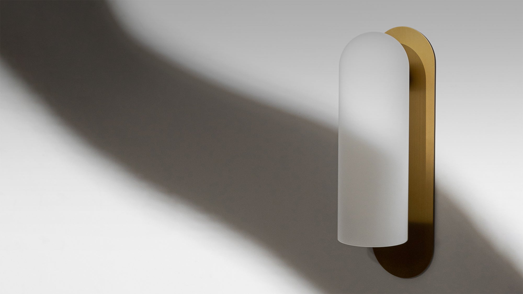 Schwung Odyssey Burnished Brass Wall Light | Large